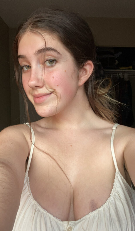 monsterschwanz-onlyfans hübsche heiße bild