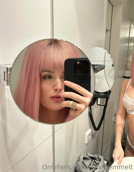 Julia Rommelt erotische bilder