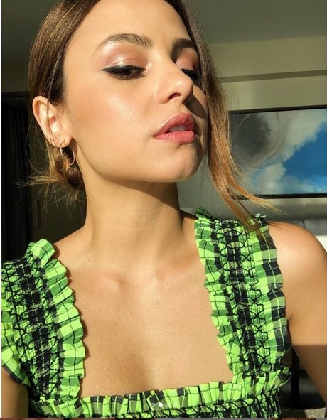 Aimee Carrero sexy nackte foto