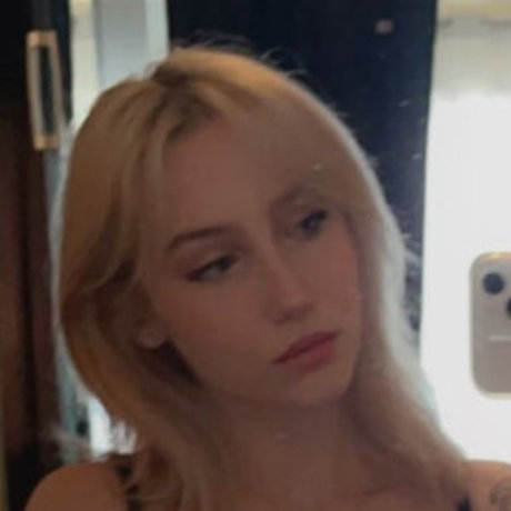 Alliury nackt nette bilder