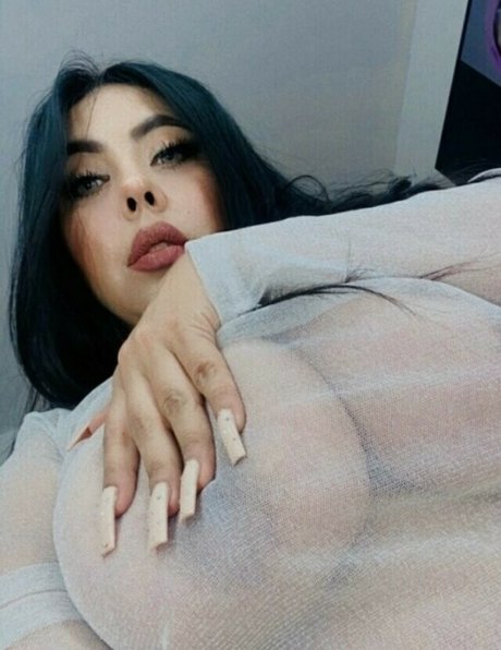 Louisa Ml nette pornostar fotos