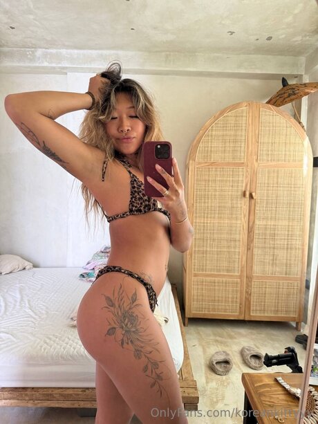 Koreankittyyy model nackten foto