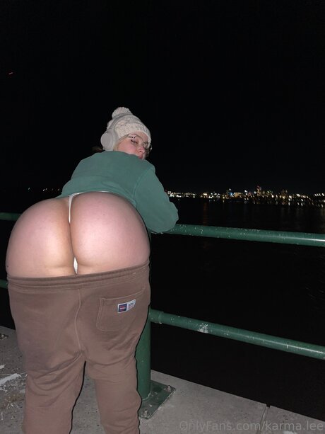 Karma Lee porno nette galerien