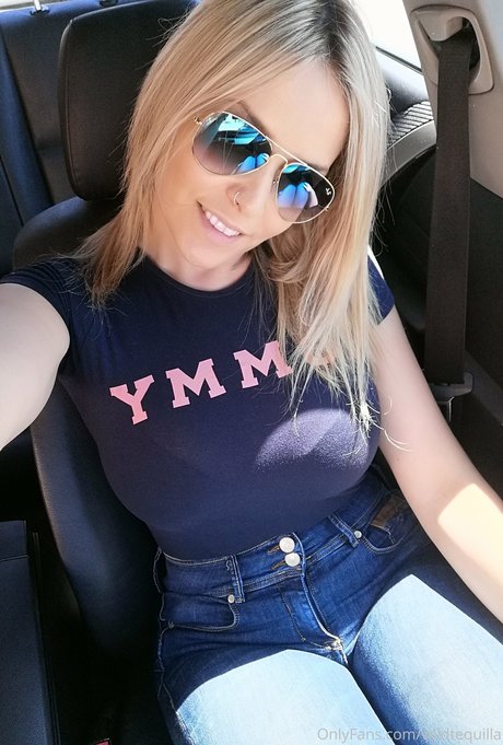 blonde sekretärin onlyfans kostenlose heiße bild