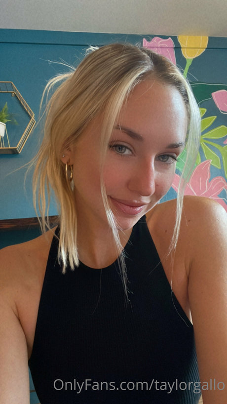 Taylor Gallo schöne akt galerie