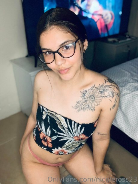 nicole ross 23 heiße exklusive bild