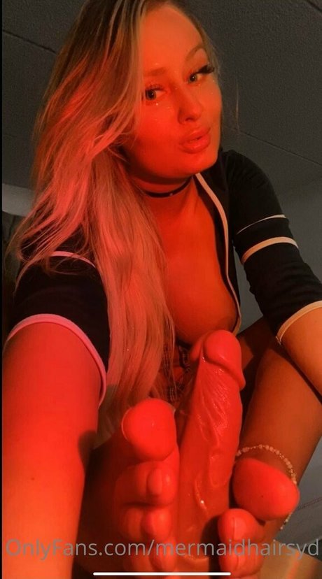 Sydney Fuller Marr porno xxx bilder