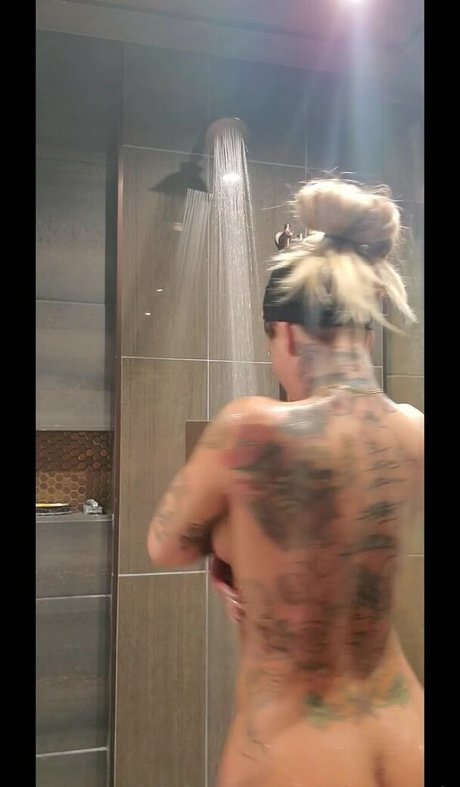 vollbusige rothaarige onlyfans exklusive akt bilder