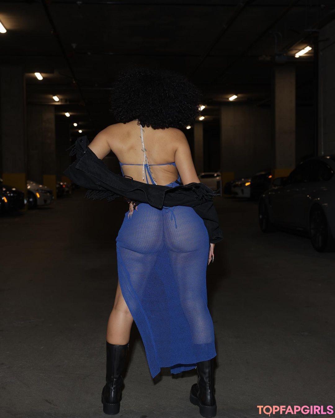 Himynamestee top nackte galerie