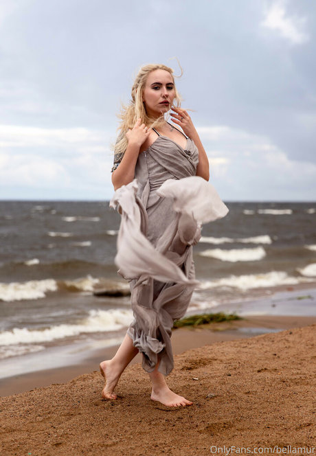 Bella Mur erwachsene galerien