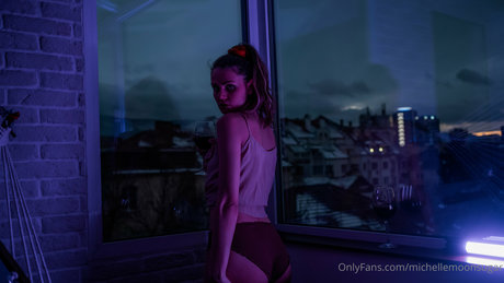 Ellie Land freie erwachsene bilder