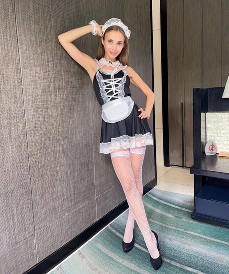 dünne zierliche onlyfans erotische exklusive galerie