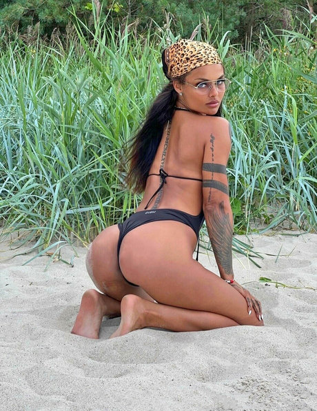 Zusje sexy kunst galerie