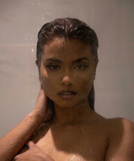 Sinead Xia nacktheit kunst bild