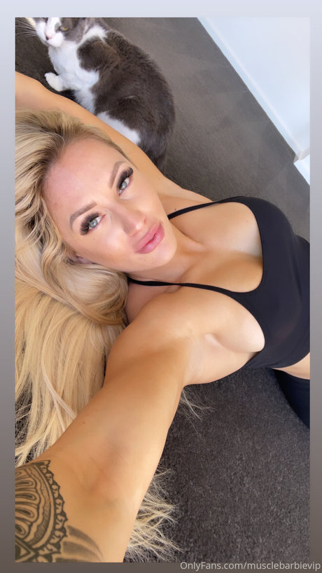 Muscle Barbie_ top sexy fotos