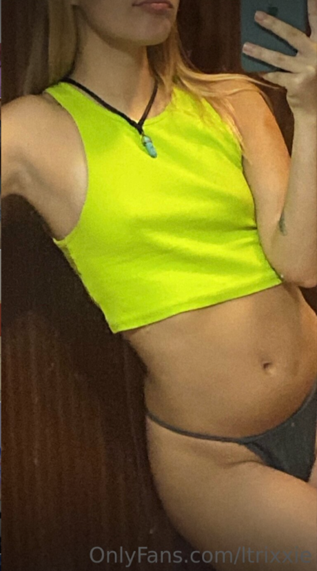 joi squirt onlyfans sexy heiße bild