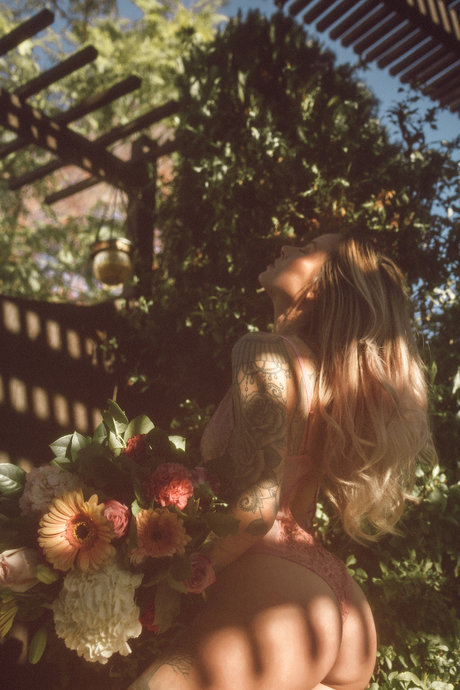 Alysha Nett sexy erwachsene archiv