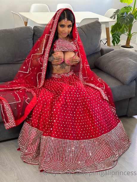 Yasmina Khan heiße schöne bild