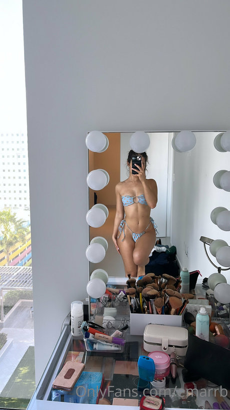 Emarr B nackt freie bilder