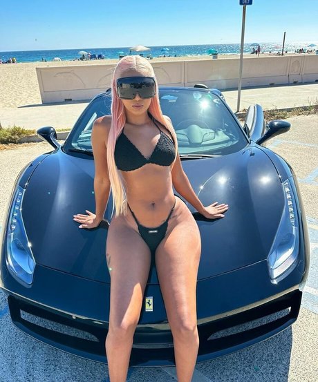 Edwina Carla Isaacs perfekte nette bilder