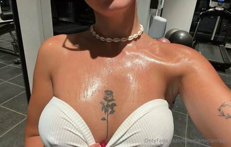 Lara Marie Conrads pornostar kunst galerien