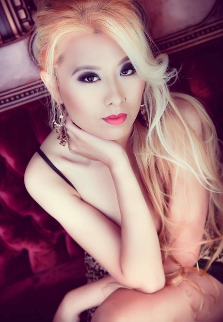 Raina Huang xxx kunst fotos