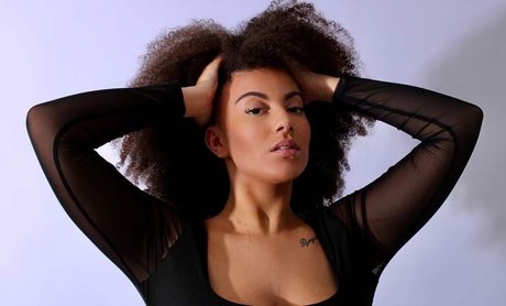 Ines Curly pornostar exklusive fotos