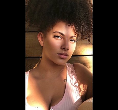 Ines Curly sexy nette galerien