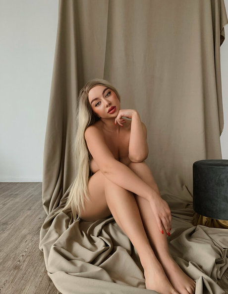 curvy model kate porno nackten bilder