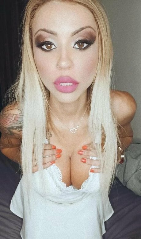 melodystarofficial exklusive erwachsene bild