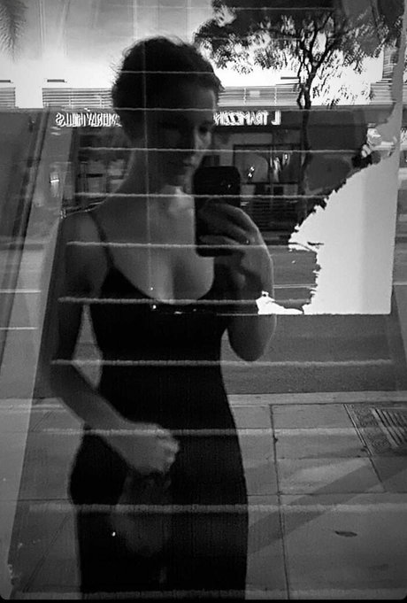 Annalise Basso nacktheit archiv