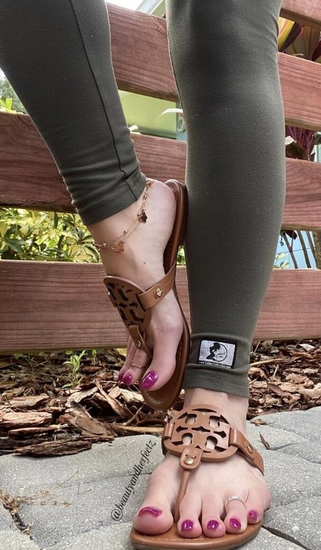 Beautyandherfeetz hübsche pornographische bilder