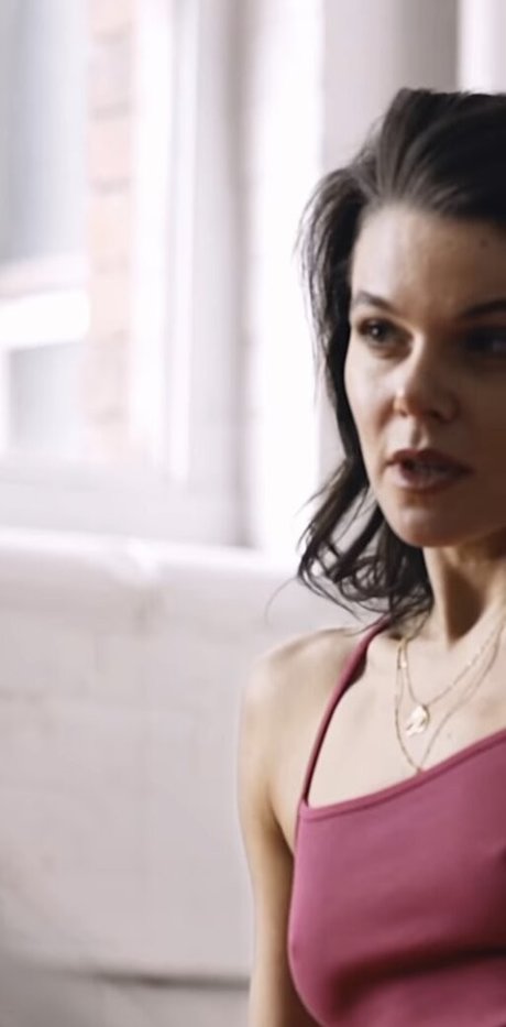 Faye Brookes nackt erwachsene fotos