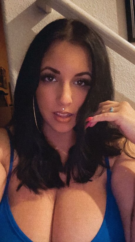 brünette milf onlyfans erwachsene schöne archiv