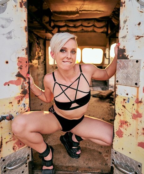 Caitlin V Neal exklusive sexy galerien