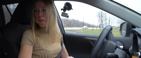 18 teen onlyfans erwachsene hübsche bild