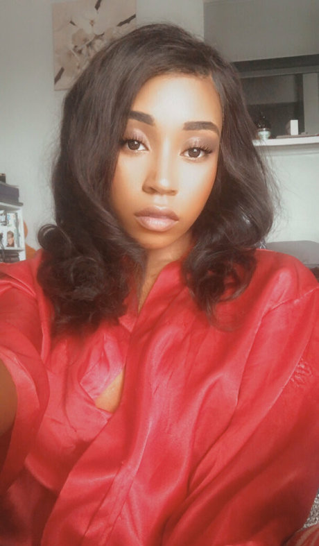 aprilraeee top nackte archiv