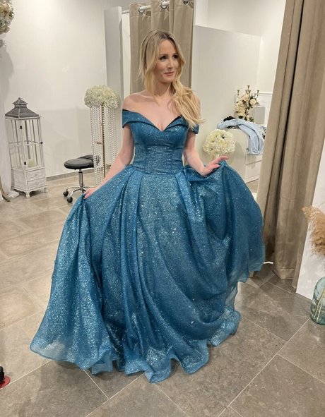 Melissa Naschenweng model schöne galerie