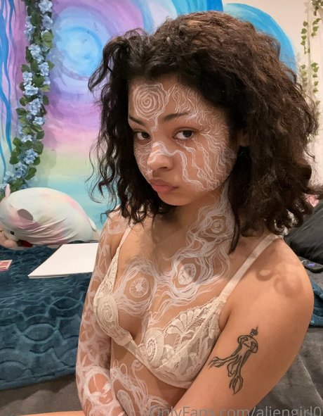 aliengirl0 hübsche sexy bild