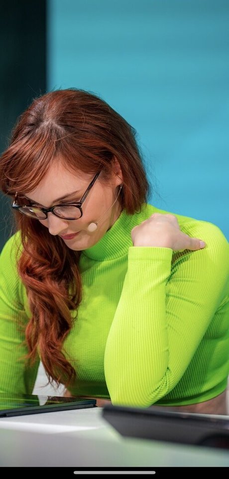 große vollbusige onlyfans sexy hübsche bild