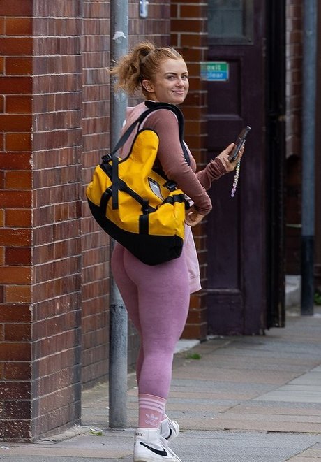 Maisie Smith xxx top archiv