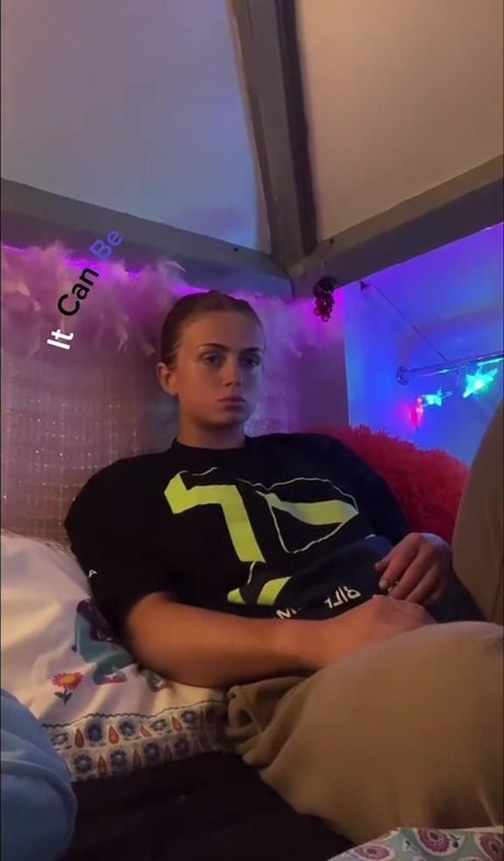 Maisie Smith perfekte bilder