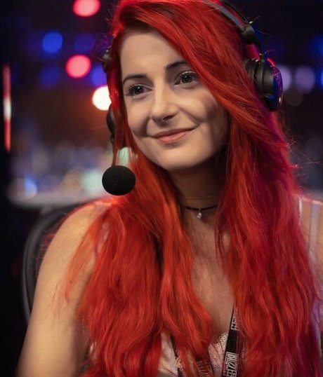 AnnieFuchsia model nette bilder