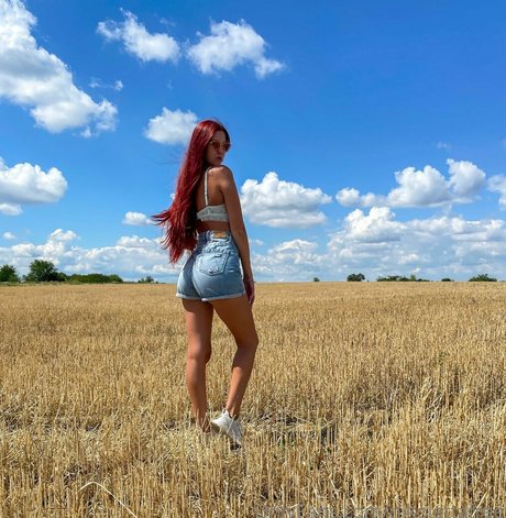 Nikoletta nacktheit pornographische galerie