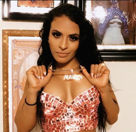 Zelina Vega porno akt galerien