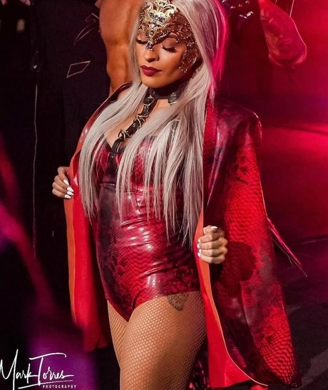 Zelina Vega exklusive sex fotos