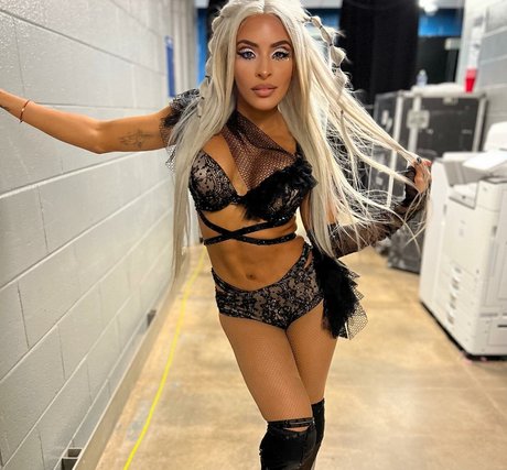 Zelina Vega nette galerie