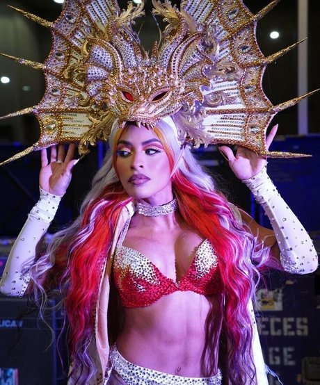 Zelina Vega schöne schöne foto