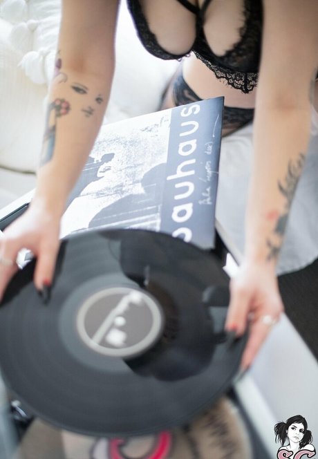 suicidegirls model hübsche galerien