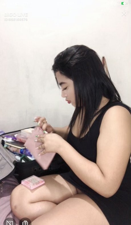 große latina-onlyfans kunst nackten galerie